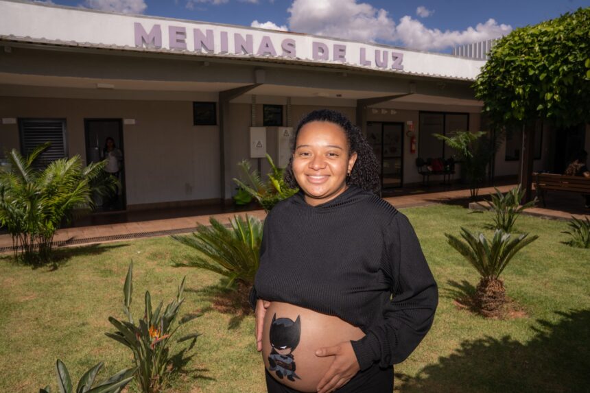 Meninas de Luz abre vagas para gestantes e jovens mães em vulnerabilidade social