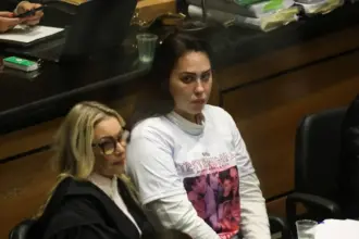 Monique Medeiros se entrega à polícia e é novamente presa