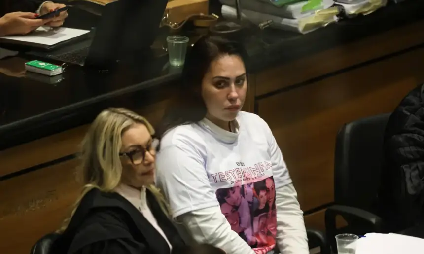 Monique Medeiros se entrega à polícia e é novamente presa