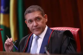 Nunes Marques é eleito presidente do TSE com posse prevista para maio