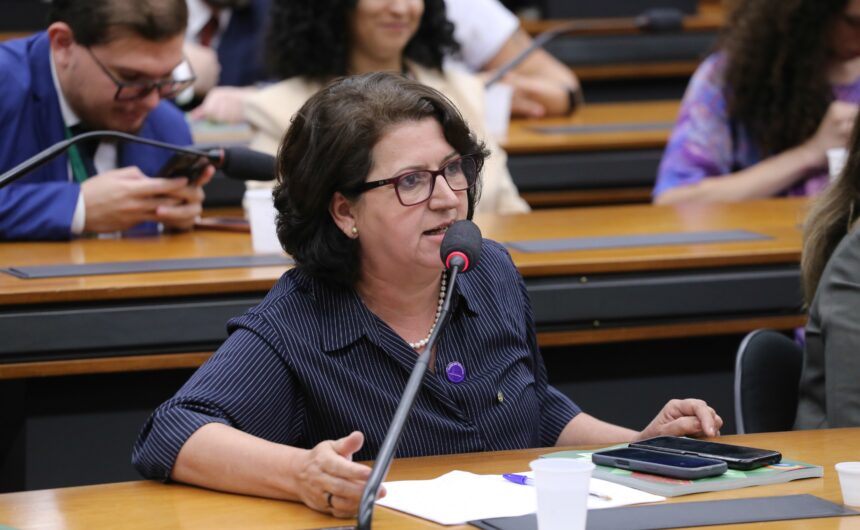 Projeto de Lei permite faltas para acompanhar idosos ou deficientes em consultas