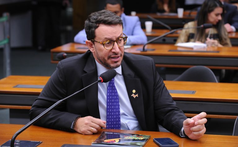 Câmara aprova demissão por justa causa para condenados por maus-tratos a animais