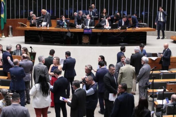 Câmara aprova nova fórmula para reajuste do piso salarial do magistério público