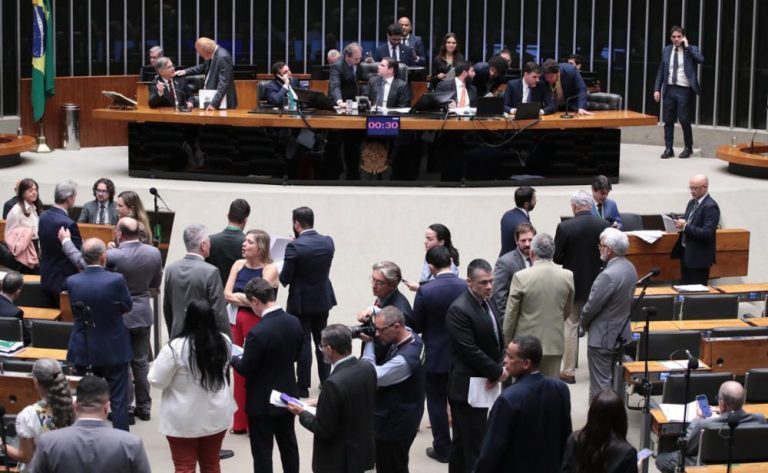 Câmara aprova nova fórmula para reajuste do piso salarial do magistério público