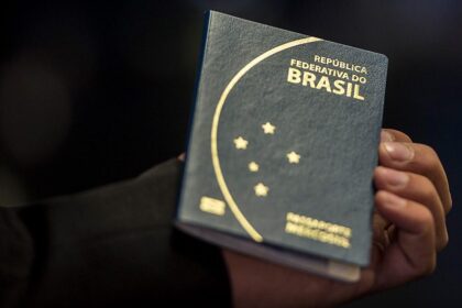 Projeto que isenta taxa de passaporte para estudantes de baixa renda retorna ao Senado