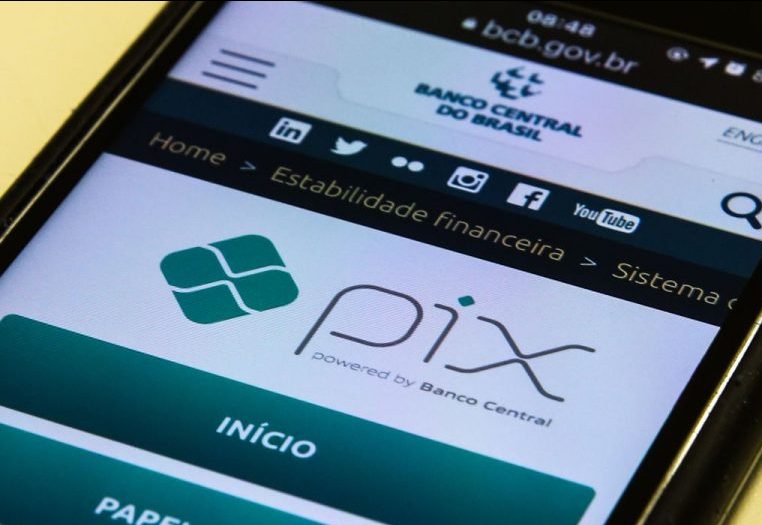 Projeto obriga bancos a ressarcir vítimas de fraudes com Pix