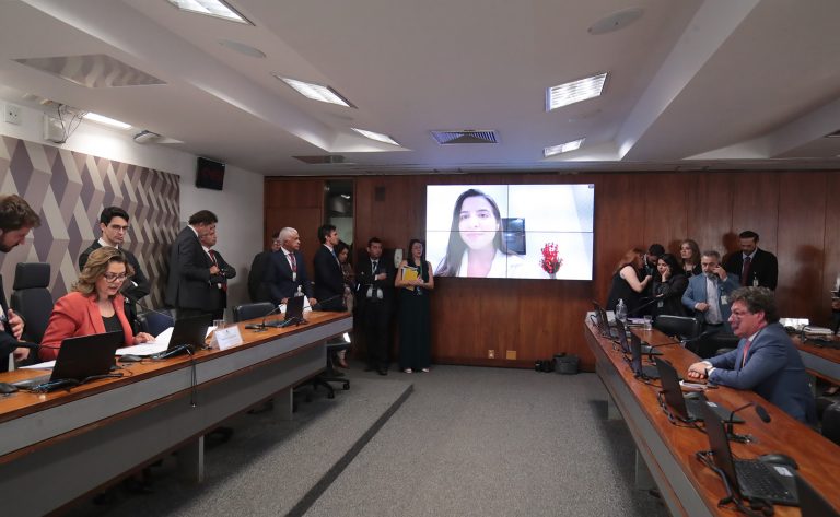 Comissão aprova crédito para motoristas e transporte escolar