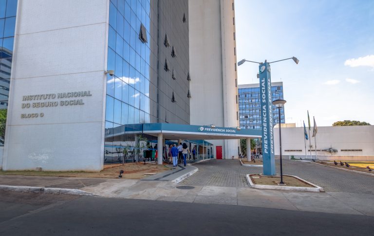 Comissão mista vota ampliação de programa para reduzir filas do INSS