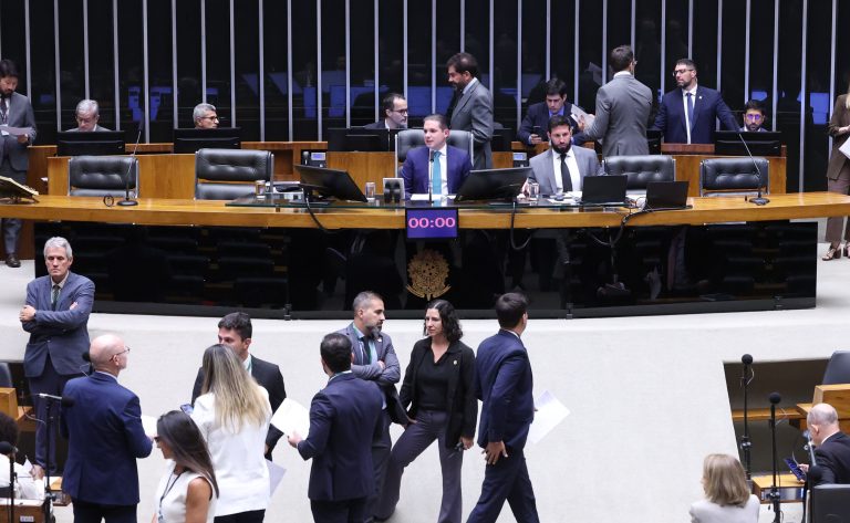 Câmara aprova acordo internacional contra pesca ilegal