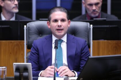 Câmara aprova exigência de diploma para profissionais de psicopedagogia