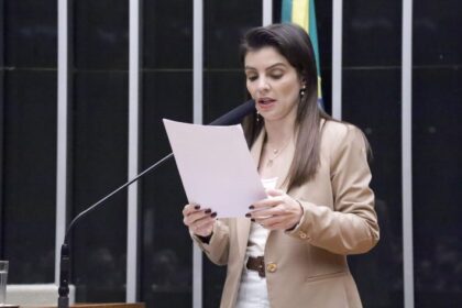 Deputados discutem subsídios para empresas de combustíveis