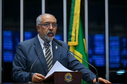 Paim pede mais auditores fiscais do trabalho