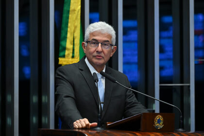 Senador critica MP sobre exame de médicos