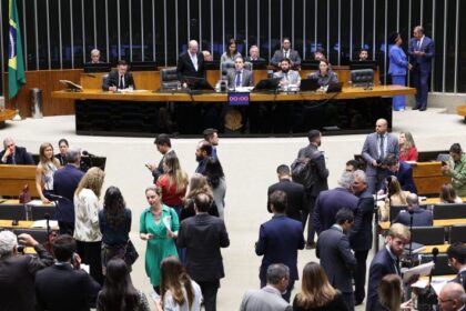Plenário da Câmara aprova urgência para votar projeto sobre aposentadoria especial