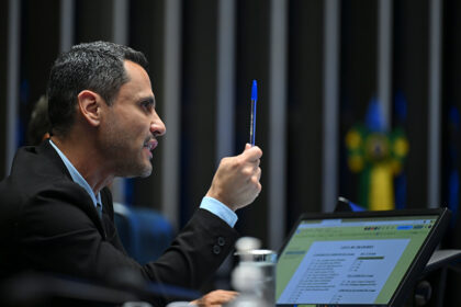 Cleitinho defende fim de incentivos fiscais a mineradoras