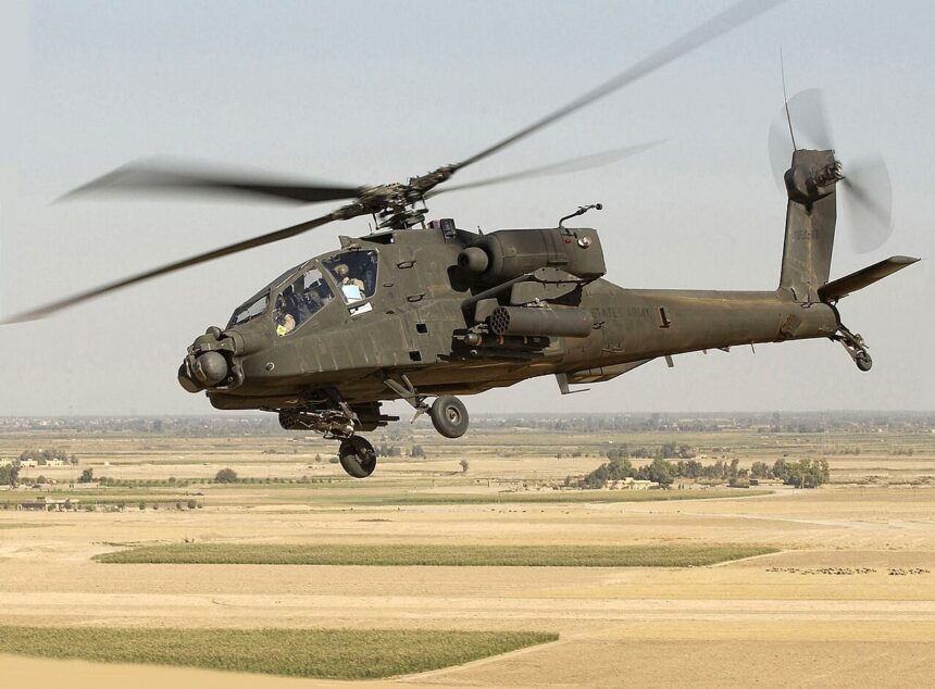 Helicóptero militar cai em campo nos EUA, matando dois pilotos