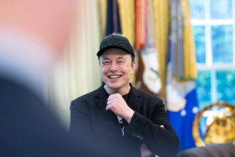 Elon Musk afirma que short-sellers da SpaceX não sobreviverão