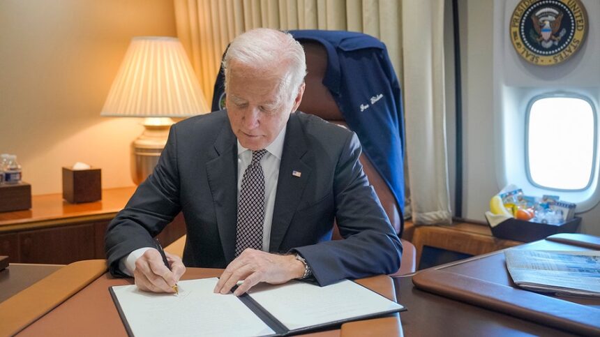 Decisões de indulto de Biden geram questionamentos no Departamento de Justiça