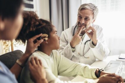 Comissão aprova projeto que garante intérprete de Libras em hospitais
