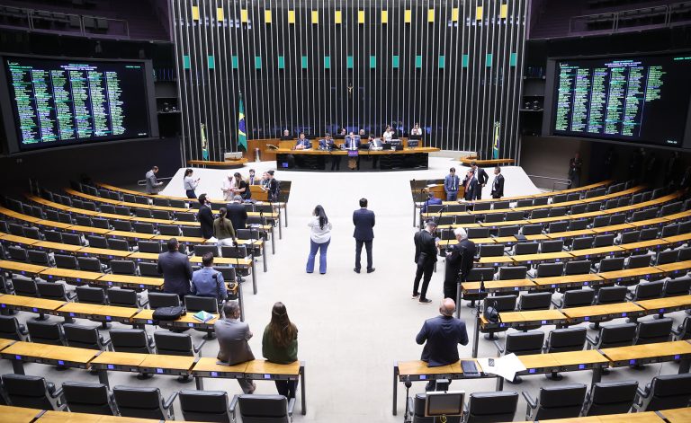 Câmara aprova sistema de acompanhamento de estoque do SUS