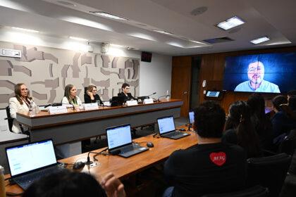 Debatedores pedem novos tratamentos no SUS para doença rara do sangue