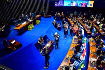 Jovens senadores tomam posse na Semana de Vivência Legislativa
