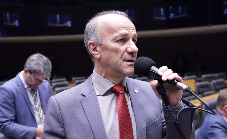 Comissão aprova PEC que exige aporte de 1% da receita para esporte