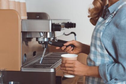 Projeto isenta impostos federais para jovens empresários em cidades pobres