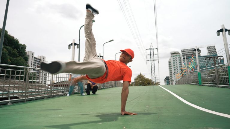 Comissão aprova lei que inclui hip hop nas escolas federais