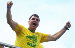 Bolsonaro alega receber mais de mil e oitocentas ameaças de morte