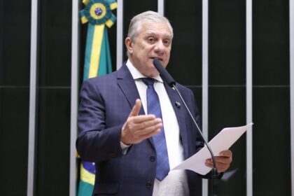 Comissão aprova regra para placas sobre entrega voluntária de bebês