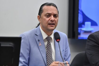 Comissão aprova exigência de antecedentes para cuidadores de idosos