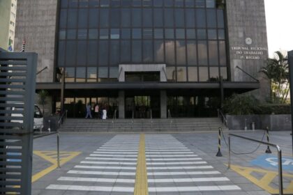Comissão discute déficit de pessoal do TRT-2
