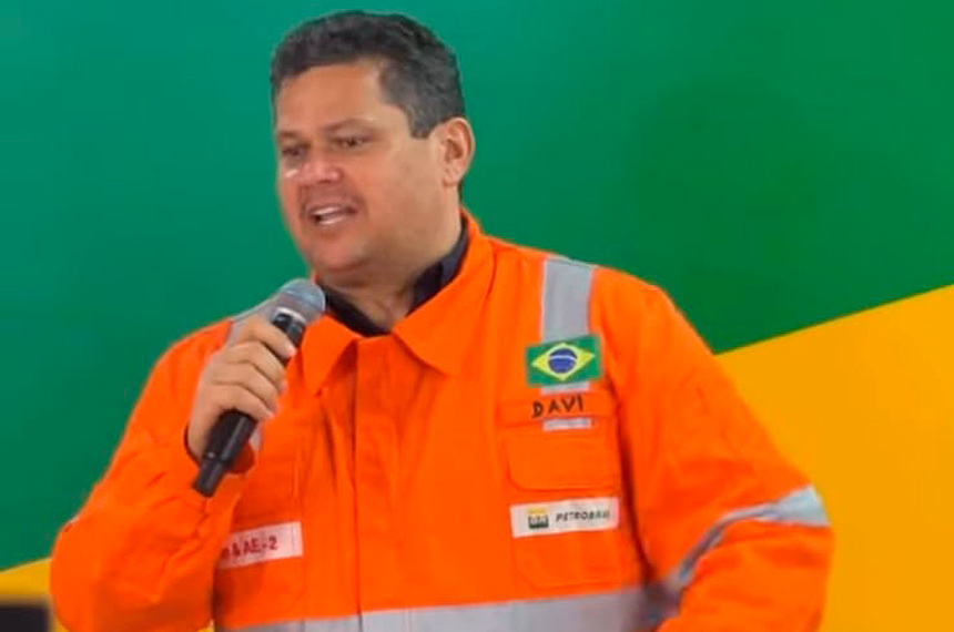 Alcolumbre acompanha Lula em Oiapoque e celebra descoberta de hidrocarbonetos