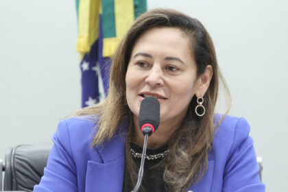 Comissão aprova intérprete de línguas indígenas em órgãos públicos