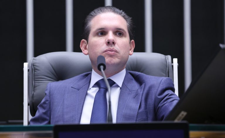 Presidente da Câmara defende soberania sanitária do país