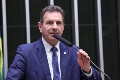 Comissão aprova lei que criminaliza uso de animais no tráfico