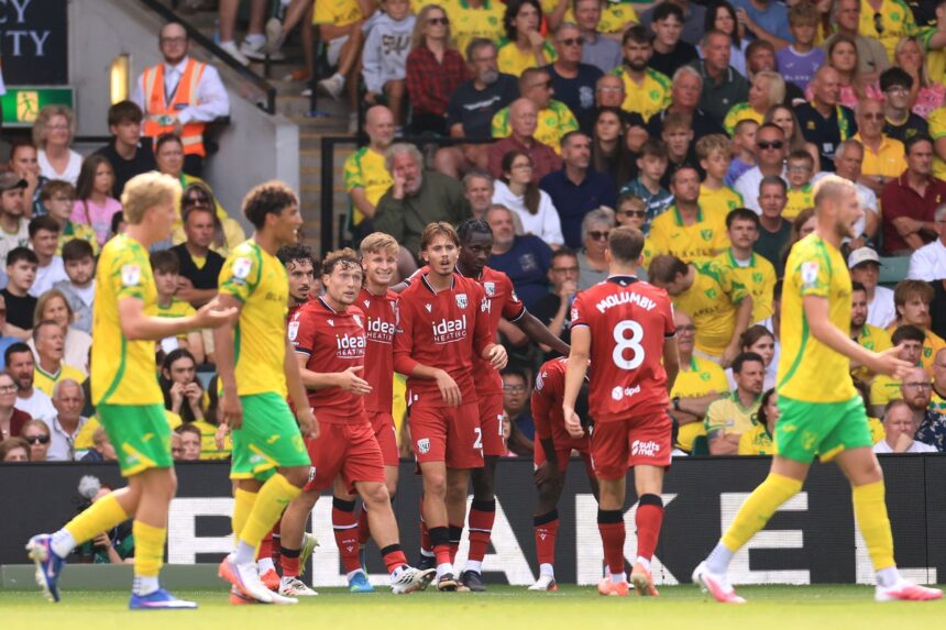 Atacante do West Brom é suspenso por gol com a mão