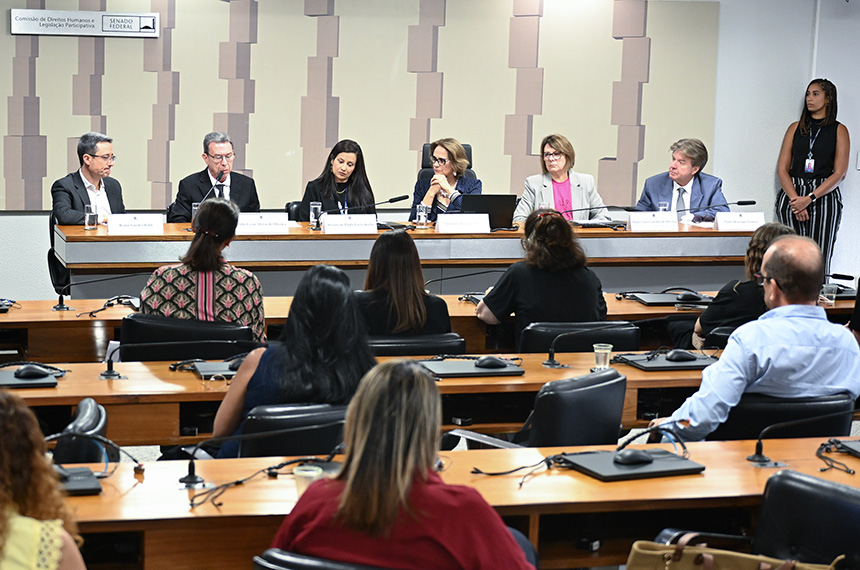 Debate no Senado aponta falhas no cuidado de doença pulmonar rara