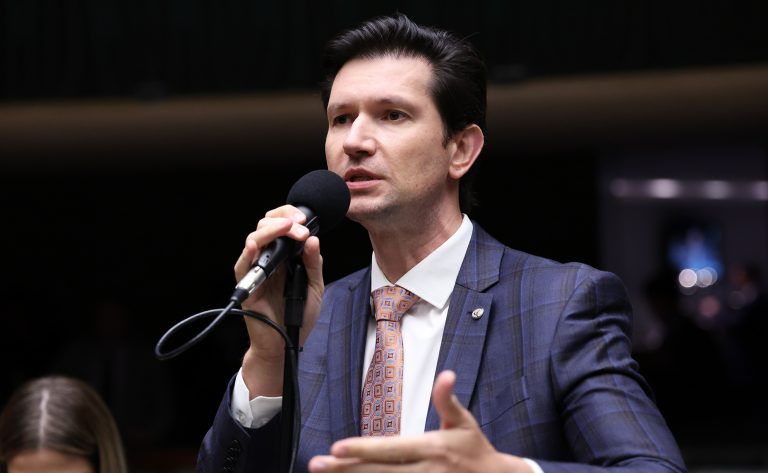 Comissão da Câmara aprova projeto que proíbe taxas em parques públicos