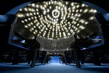 Dezesseis senadores definem futuro da Casa em 2027