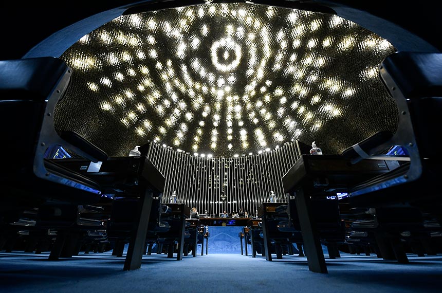 Dezesseis senadores definem futuro da Casa em 2027