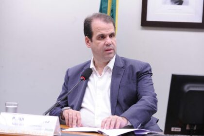 Comissão aprova lei que obriga cardápios impressos em bares e restaurantes