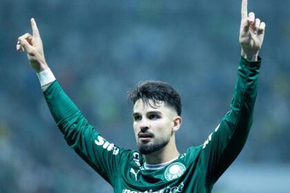 Palmeiras renova contrato com atacante Flaco López até 2030