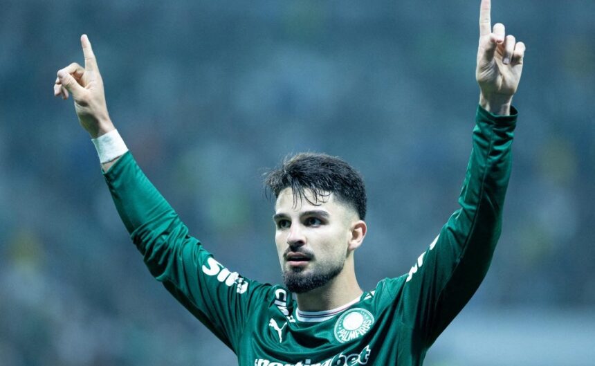 Palmeiras renova contrato com atacante Flaco López até 2030