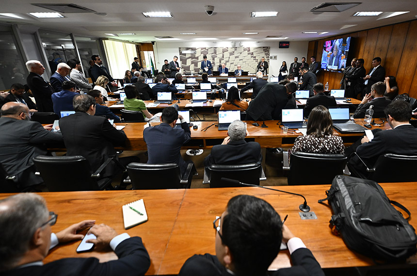 CAE aprova alíquotas previdenciárias para municípios conforme PIB per capita