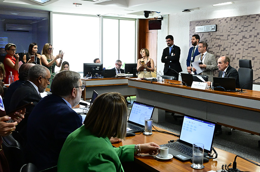 Comissão do Senado aprova vacina contra herpes-zóster no SUS
