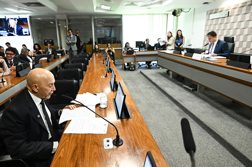 Comissão aprova consulta a dados fiscais de estudantes do Fies