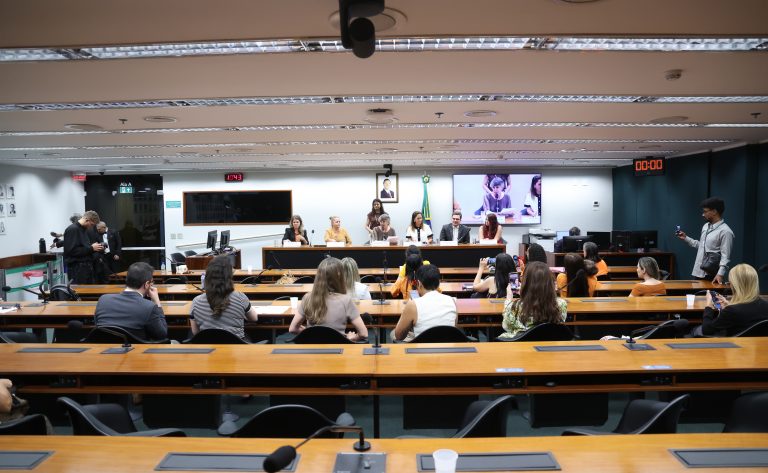 Especialistas pedem agilidade no diagnóstico de esclerose múltipla no SUS