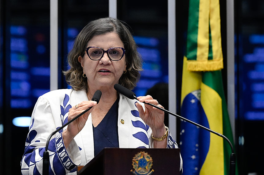 Teresa Leitão pede manutenção de piso salarial para professores temporários